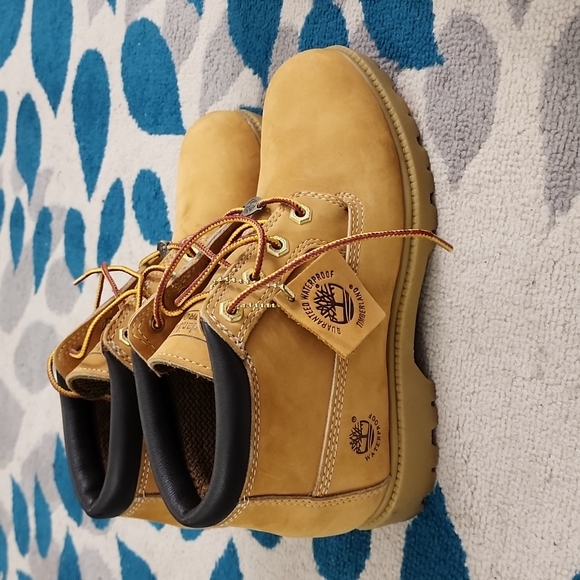 Waterproof Timberland Boots - Picture 7 of 8